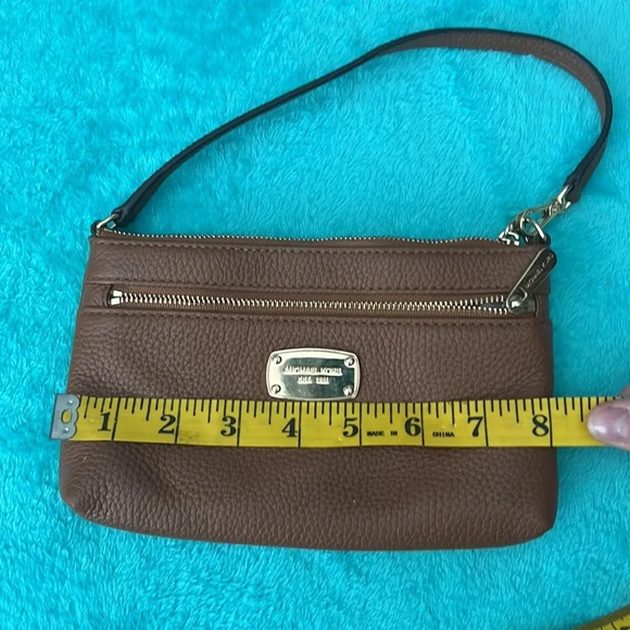 Michael Kors small handbag. Great for cocktail party - Picture 7 of 8